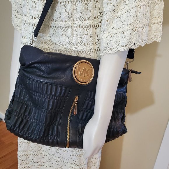 Michael Kors Large Black Fold over Purse gold LOGO hardware quilted body - Picture 2 of 11